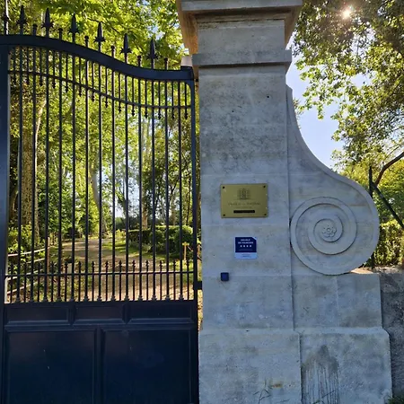 Chateau De Bayssan 4*